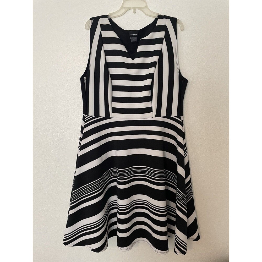 Torrid Striped Shirt Dress Size 2 Black White Midi/Maxi Dress